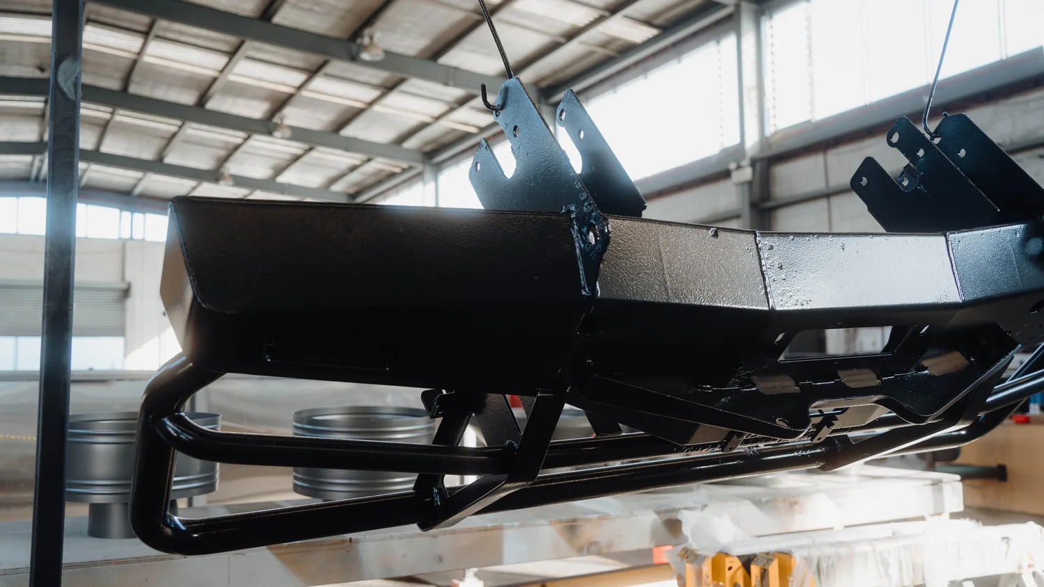 Industrial wet spray painting